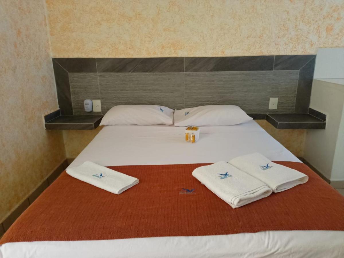 Hotel Albatros Пеньита-де-Хальтемба Экстерьер фото