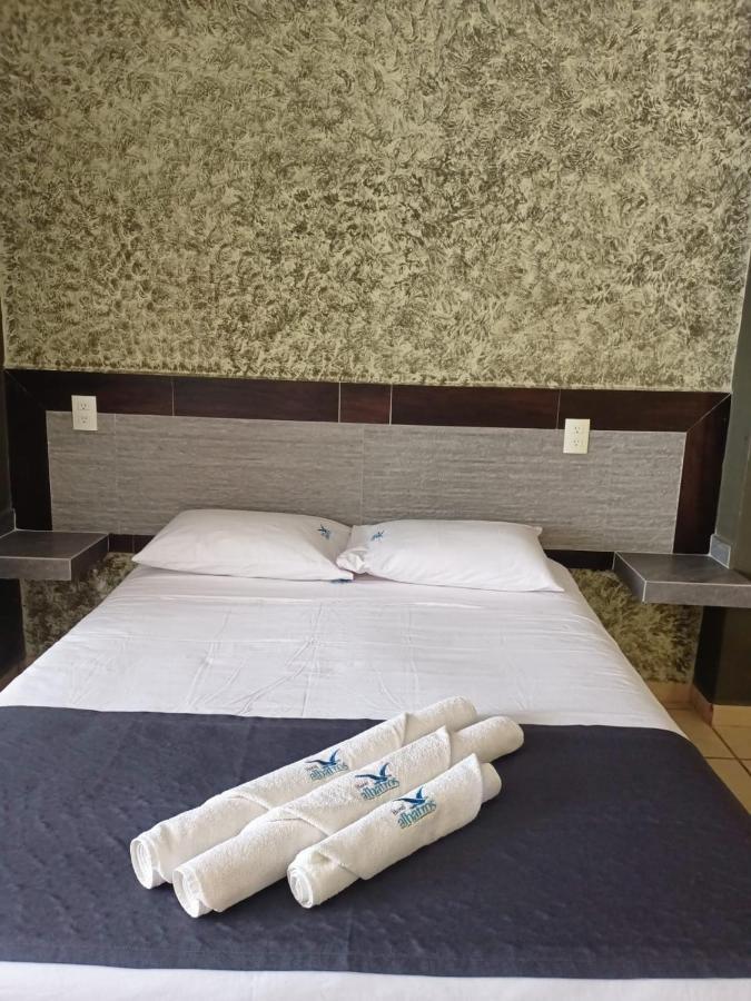 Hotel Albatros Пеньита-де-Хальтемба Экстерьер фото