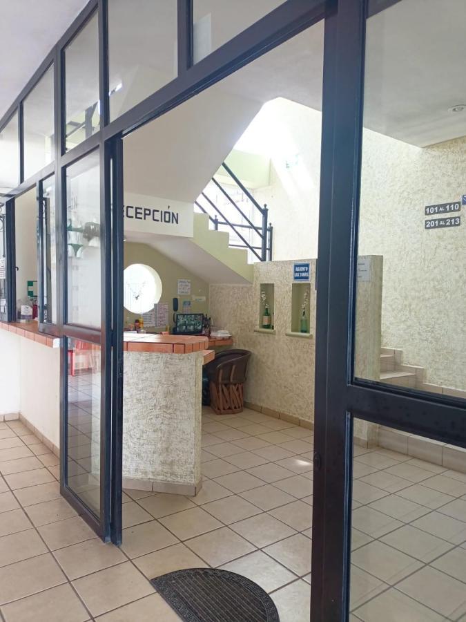 Hotel Albatros Пеньита-де-Хальтемба Экстерьер фото