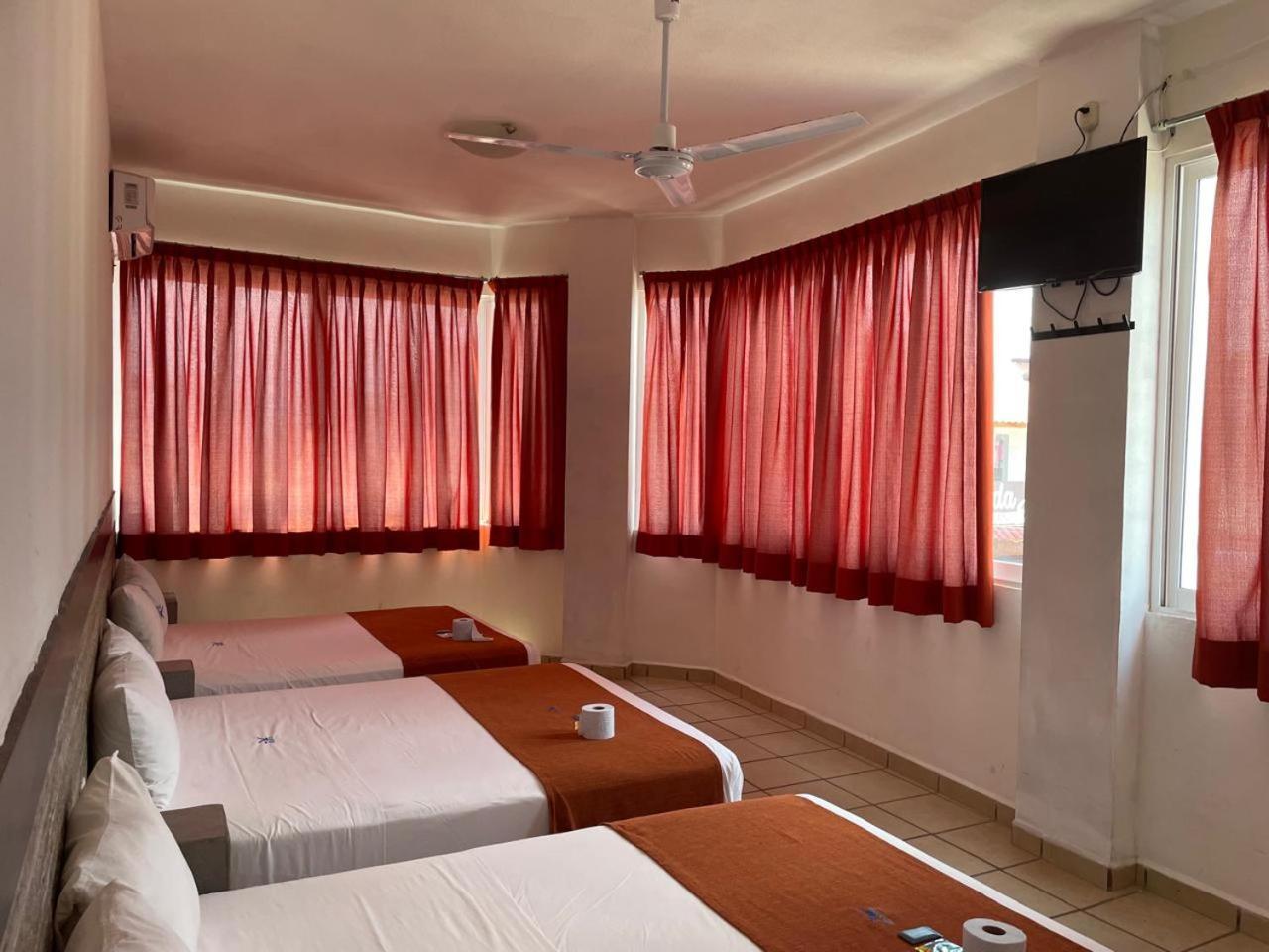 Hotel Albatros Пеньита-де-Хальтемба Экстерьер фото