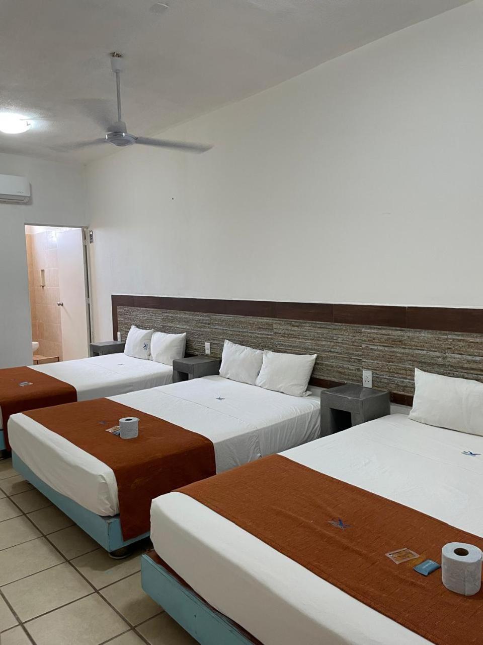 Hotel Albatros Пеньита-де-Хальтемба Экстерьер фото